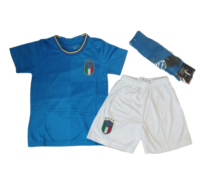 סט של חליפת כדורגל הכוללת גרביים של נבחרת איטליה-מבצע